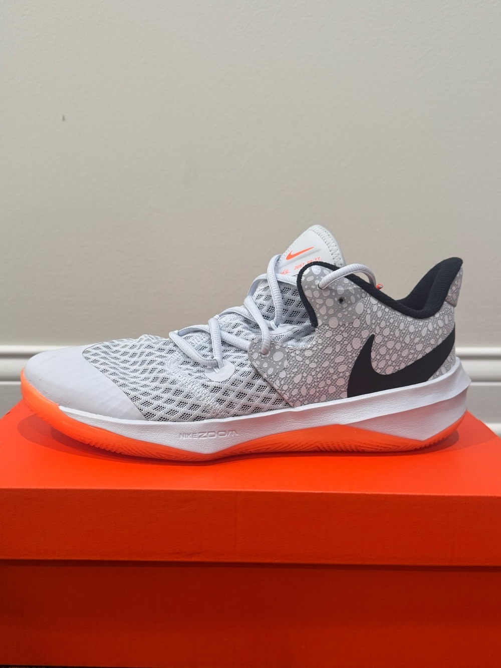 Nike Unisex Zoom Hyperspeed Court SE
Multi-Color Size M 10 W 11.5